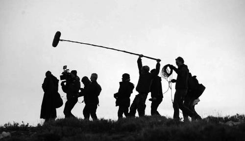 میلاد كریمی با ترانه آرزوی كودكان سرطانی را برآورده می كند