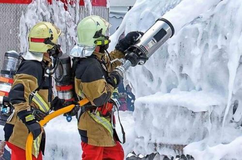 حریق در پتروشیمی شازند بطور کامل اطفا و مهار گشت