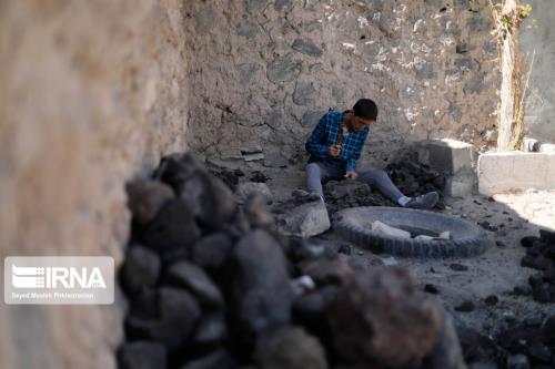 پاشنه این روستا روی سنگ پا می چرخد