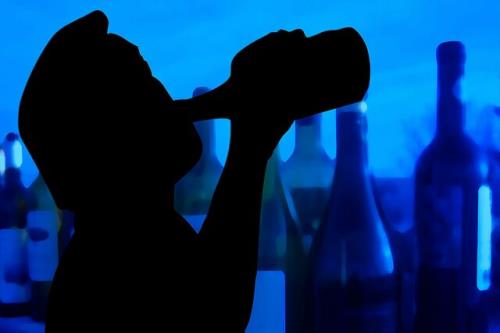 الکل، عامل یک پنجم مرگ ومیر بزرگسالان در آمریکا