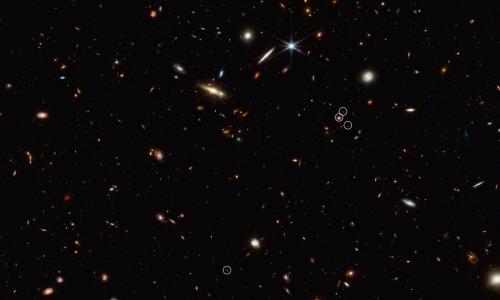 جهان از اینجا شروع شد!، عکس