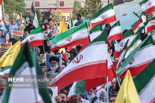 هویت دینی ایرانی ها بخش جدایی ناپذیر از هویت ملی است