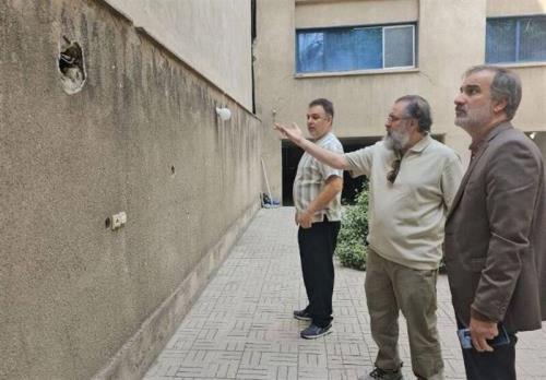 بازدید مدیران سینمایی از سینماگران لطمه دیده به همراه عکس