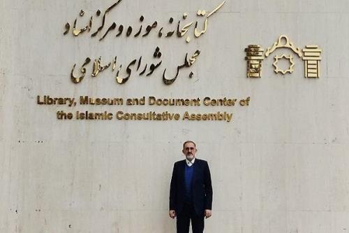 نقش زنان ایرانی دربار گورکانی در گسترش زبان فارسی مدیر دولتی نابلد است