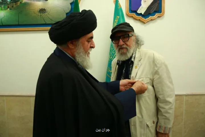 داریوش ارجمند خادم افتخاری مسجد جمکران شد به همراه عکس