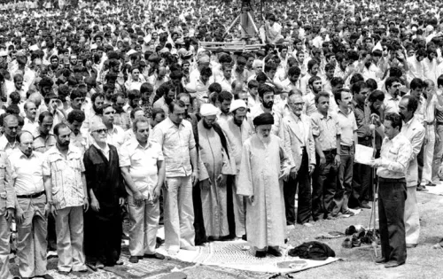 اولین نماز جمعه انقلاب چه طور به مهم ترین تریبون جمهوری اسلامی بدل شد